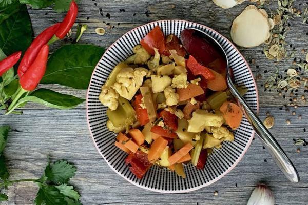 طرز تهیه ترشی مخلوط؛ چاشنی اشتهابرانگیز سفره های ایرانی طرز تهیه ترشی مخلوط؛ چاشنی اشتهابرانگیز سفره های ایرانی